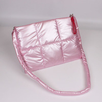 Housse pour ordinateur portable matelassée en tissu matelassé Argent métallisé Pochette de protection de transport Absorption des chocs douce Léger Accessoire de mode