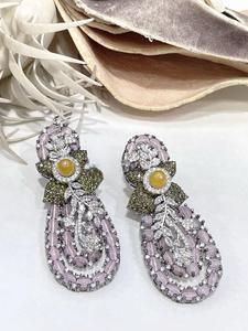 Boucles d'oreilles pour femmes élégantes à la mode avec Zircon Stone Party Wear Accessoires de mariage principalement en laiton pour les cadeaux - Product Image 2