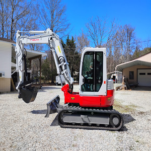 Excavadora Mini de Orugas Usada de Calidad RTS Lista para Enviar, Takeuchi TB 180 FR, Cucharón de 0.09m, Motor Takeuchi, Cabina PLC, Orugas de Goma, Ángulo Ajustable - Product Image 1