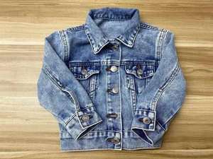 Kivotech-Chaqueta Vaquera Azul Claro Unisex, Prendas de Vestir Vintage de Manga Larga con Cuello Vuelto y Bolsillos, Ropa Vaquera para Niño - Product Image 2