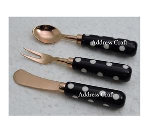 Couverts à manche en bois d'acacia et résine Coffret cadeau 3pcs Couteaux à fromage Set de luxe Couverts de Noël Fourchette Cuillère Couteau à beurre Set - Product Image 6