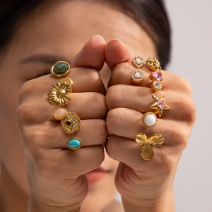 แหวนทรงเปิดแบบไม่สมมาตร304รูปดอกไม้ทำจากสเตนเลสสตีลประดับด้วยเพทายชุบทอง18K สำหรับงานแต่งงาน - Product Image 2