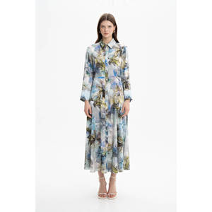 Vestido Casual Largo Azul con Estampado, Cuello Cuadrado y Volantes - Product Image 1