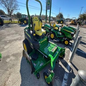 Achetez un tracteur tondeuse diesel compact John Deere conçu pour les machines agricoles et les performances agricoles. Vente en gros. - Product Image 1