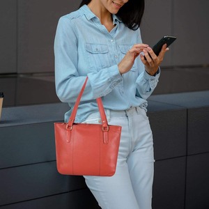 Comfortable Genuine <b>Leather</b> Luxury Lightweight <b>leather</b> Tote <b>Handbag</b> with Custom Colors and Logo <b>leather</b> bags - Product Image 5