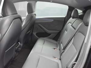 TESLA Y 2026 USADO RECIENTEMENTE, SERIE LONG RANGE, SUV CON TRACCIÓN EN LAS CUATRO RUEDAS - Product Image 4