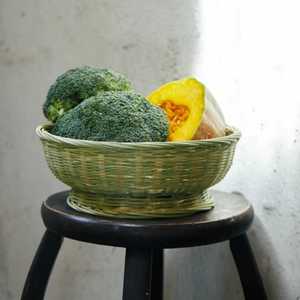 Panier de rangement élégant en bambou naturel Décoration de bureau rustique avec des motifs uniques pour servir des fruits et légumes - Product Image 2