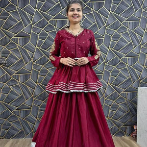Conjunto de alta calidad Maroon Kediyu Lehenga en Chinon Thread Sequence Work Ropa de boda tradicional Navratri para mujeres para fiestas - Product Image 1