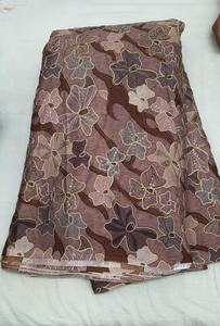 Tela de Chinnon Puro con Estampado Posicional y Bordado para Lehenga y Vestidos |   Trabajo de Trituración Simple |   Costo de Envío Adicional - Product Image 2