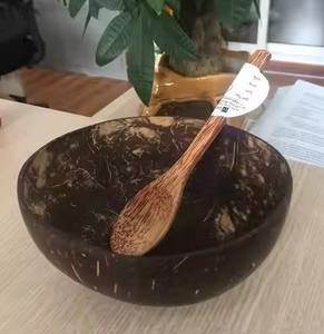 Ensemble le plus vendu d'ustensiles de bol en noix de coco et cuillère et fourchette en noix de coco fabriqués au Vietnam - Product Image 6