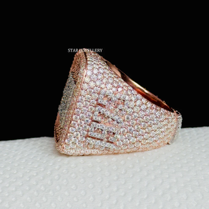 Bague de championnat de Hiphop Moissanite classique en argent sterling 925 plaqué or rose avec serti de broches - Product Image 5