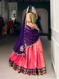 Lahenga Choli Dupatta en tissage Zari de Kanchipuram, style doux, ample, longueur au sol, taille naturelle pour la saison d'automne - Product Image 6