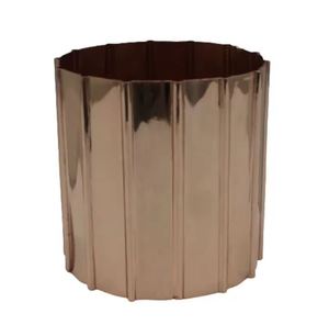 Maceta ovalada de hierro de diseño moderno verde claro, macetas decorativas de latón y flores para decoración del hogar y el jardín - Product Image 1