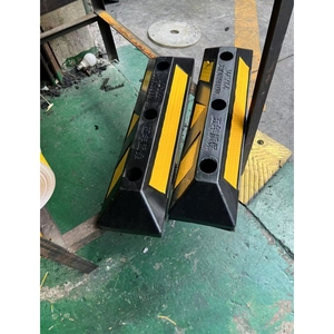 Iको 14 इंच रबर कार पार्किंग स्टॉपर और व्हील स्टॉपर-स्पीड टक्कर - Product Image 4