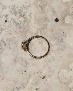 Anillo minimalista solitario con circonita cúbica de corte ovalado de 6x9 mm, engastado en bisel, plata 925 chapada en oro, joyería fina al por mayor - Product Image 2