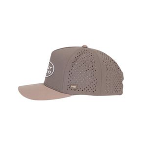 Gorra de Golf Tour Performance con Logotipo Personalizado, Orificios Cortados con Láser, Ligera, Transpirable, de 5 Paneles, con Cierre a Presión y Ajuste Atlético Premium - Product Image 2
