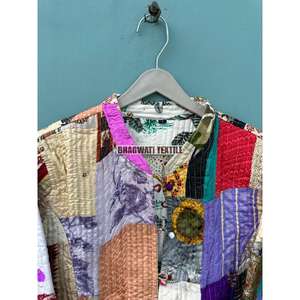 Nueva chaqueta acolchada larga de algodón para mujer, estampado Kantha hecho a mano con diseño de retazos bordados a mano - Product Image 5