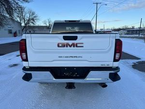 รถจีเอ็มซี ซีร่า 2500HD SLE ครูว์แค็บ ขับเคลื่อน 4 ล้อ ปี 2022 ภายในหุ้มหนังสีเข้ม เกียร์อัตโนมัติ สภาพใช้งานแล้ว - Product Image 6