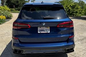 BMW X5 xDrive50i 2019 usado premium, con motor V8 biturbo y tracción en las cuatro ruedas. - Product Image 2