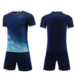 Vente en gros Vêtements de football Maillot à séchage rapide Uniforme d'outre-mer Ensemble de football d'entraînement élégant pour hommes - Product Image 1