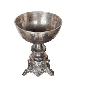 Cuenco de flores de Pedestal de metal en relieve al por mayor de calidad superior para decoración del hogar Precio en macetas y jardineras - Product Image 1