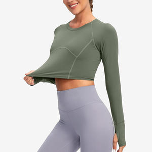 เสื้อครอปโยคะสั้นสำหรับผู้หญิงผ้าระบายอากาศได้ดีดีไซน์ตามต้องการและมีตัวเลือกโลโก้และสียี่ห้อแบบบริการเต็มรูปแบบ - Product Image 5