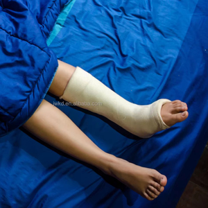 <span class=keywords><strong>Bande</strong></span> <span class=keywords><strong>de</strong></span> plâtre orthopédique en fibre <span class=keywords><strong>de</strong></span> verre haute résistance, transparente aux rayons X, pour la fixation des fractures – Vente directe usine OEM/ODM - Product Image 1