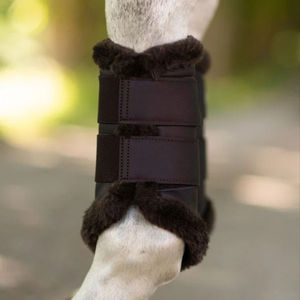 Bottes de protection pour chevaux avec rembourrage amortissant et soutien complet des tendons et des jarrets, fabriquées sur mesure au Pakistan - Product Image 2