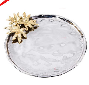 Nouveau plateau de service en métal fini doré de forme ovale fait main avec conception de feuilles pour la maison - Product Image 2