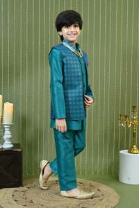 Elegante Sherwani de Seda para Niños, Traje Tradicional para Bodas y Fiestas, con Acabado Real y Sin Arrugas - Product Image 4