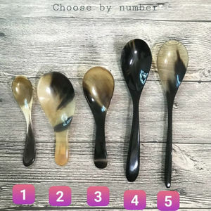 Cuchara de Cuerno de Búfalo Natural, Hecha a Mano y Pulida, Perfecta para Servir Especias, Condimentos o como Decoración de Mesa, Alta Calidad - Product Image 1