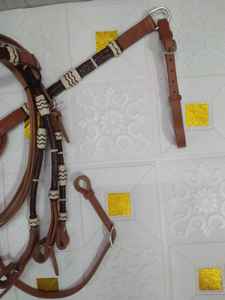 ที่คาดผมหนังม้าแบบปรับได้ชุดพนักพิงศีรษะม้าสไตล์ตะวันตกที่ทนทานสำหรับขี่ม้าและแข่ง - Product Image 4