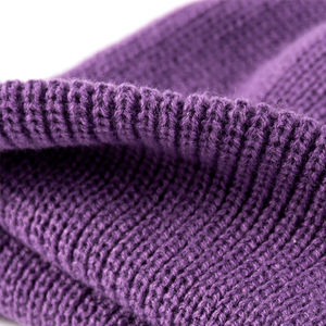 หมวกบีนนี่สไตล์สตรีท นุ่ม สบาย น้ำหนักเบา ผลิตจากอะคริลิก 100% เหมาะสำหรับใส่ในชีวิตประจำวัน ใส่เที่ยวเล่นนอกบ้าน เดินเล่นในเมือง อุ่นสบาย ใช้ได้ทั้งผู้ชายและผู้หญิง - Product Image 2