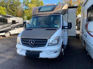 VENTE : Winnebago V-i-e-w 24V d'occasion de 2016, prêt à être vendu - Product Image 2