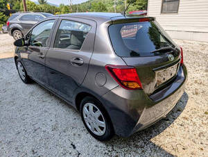 Voiture d'occasion de qualité et abordable, Toyota Yaris 2016, conduite à gauche - Product Image 6