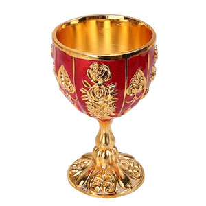 Coupe en métal de luxe de style palais rétro européen vintage pour le vin avec motif floral - Product Image 2