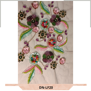 Garniture en dentelle perlée dorée avec appliques en dentelle perlée Beau tissu en dentelle perlée pour vêtements Textiles de maison et sacs - Product Image 1