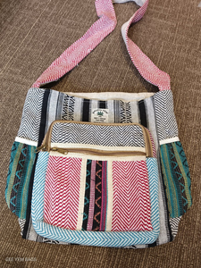 Bolso de mochila étnico hecho a mano, bolso de viaje elegante, bolso bohemio bordado tradicional para mujeres y niñas, ligero y duradero - Product Image 2