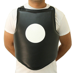 Protecteur de poitrine de boxe en cuir de qualité supérieure personnalisable avec logo personnalisable Équipement de qualité supérieure pour la protection du karaté - Product Image 1