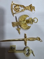 Broche personnalisée de haute qualité en textile et plastique avec logo Lion Club, aimant et perles pour chapeaux – Vente en gros