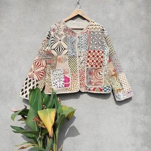 Chaquetas de retales hechas a mano, chaqueta de invierno de algodón indio, chaqueta acolchada corta Unisex de estilo bohemio - Product Image 4