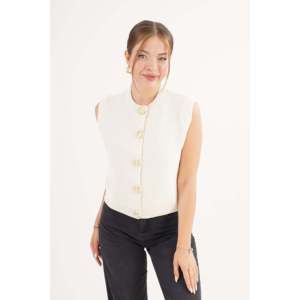 Gilet tricoté sans manches à boutons escargot avec pierres pour l'extérieur, vente en gros - Product Image 4