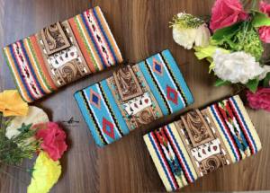 Aztec กระเป๋าคลัทช์หนังสัตว์แบบพับครึ่งสไตล์ตะวันตกสำหรับผู้หญิงกระเป๋าคลัทช์แกะสลักมือเล่นการพนัน - Product Image 4