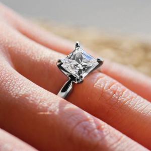 Anillo de compromiso solitario con corte princesa de 3.00 quilates en oro blanco de 14 quilates, joyería nupcial hecha a mano con media eternidad. - Product Image 1
