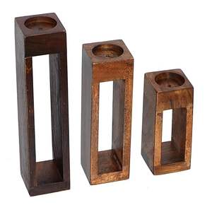 Ensemble de trois bougeoirs en bois Tic, supports carrés minimalistes, décoration rustique de ferme, bois naturel, style d'intérieur - Product Image 6