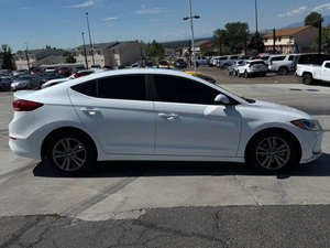 Usado 2017 H * yundai Elantra - Product Image 2