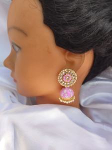 Boucles d'oreilles Meenakari Kundan Jhumka bijoux indiens traditionnels pour mariages, Mehendi, cérémonies Sangeet, demoiselle d'honneur et faveurs d'invité - Product Image 3