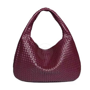 Bolso de mujer de tamaño pequeño con cremallera superior y opción de transporte ligero Característica duradera - Product Image 1