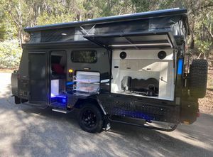 El mejor precio de fábrica Casa pequeña móvil de lujo 4x4 Rv Autocaravana Camping Offroad Travel Trailer caravana para la venta. - Product Image 3