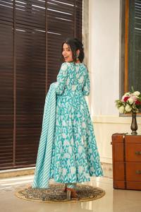 Elégant Heavy Rayon Kurti Set pour Femme Nouveau Designer Festive Wear avec Exquis Four Side Print Work pour Occasions Spéciales - Product Image 3